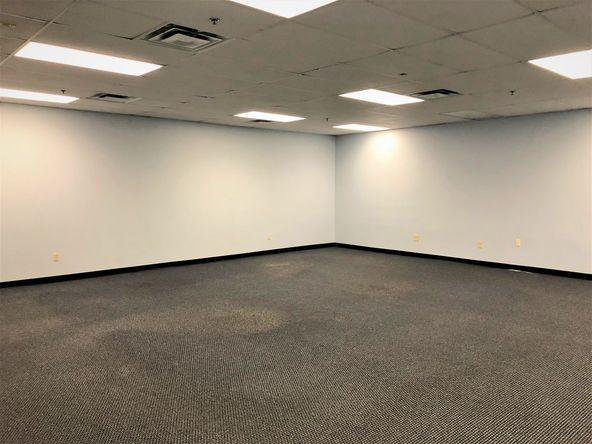 Building 5: 4435 Aicholtz Rd, Cincinnati, OH 45245